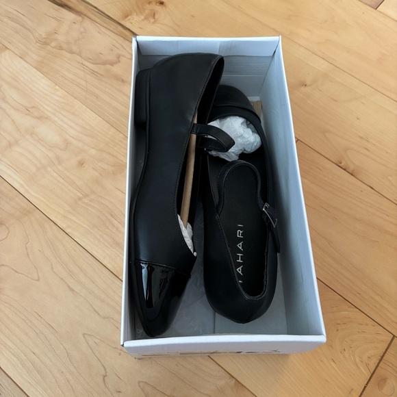 Tahari Black Patent Ballet Flats Mary Janes Womens Size 8.5 New In Box Office - Picture 6 of 8
